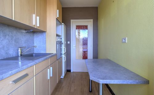 Penthouse 1 chambre à rénover avec vue imprenable sur la Meuse Penthouse 1 chambre à rénover avec vue imprenable sur la Meuse