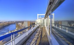 Penthouse 1 chambre à rénover avec vue imprenable sur la Meuse Penthouse 1 chambre à rénover avec vue imprenable sur la Meuse