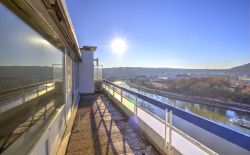 Penthouse 1 chambre à rénover avec vue imprenable sur la Meuse Penthouse 1 chambre à rénover avec vue imprenable sur la Meuse