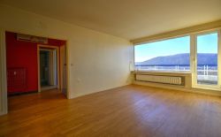 Penthouse 1 chambre à rénover avec vue imprenable sur la Meuse Penthouse 1 chambre à rénover avec vue imprenable sur la Meuse