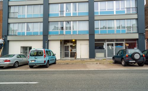 Grand rez commercial offrant de nombreuses possibilités