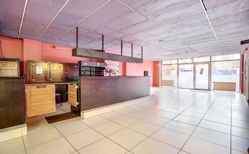 Grand rez commercial offrant de nombreuses possibilités