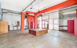 Grand rez commercial offrant de nombreuses possibilités