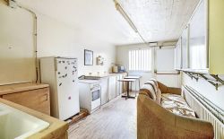 Grand rez commercial offrant de nombreuses possibilités