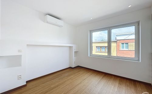 Appartement entièrement rénové sur le haut de Grivegnée Appartement entièrement rénové sur le haut de Grivegnée