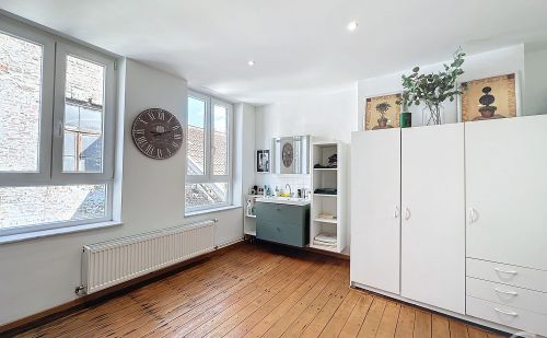 maison avec dépendances aux multiples possibilités