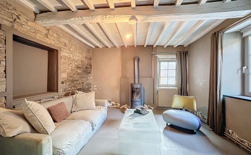 Maison en pierres du pays à vendre à Poulseur Maison en pierres du pays à vendre à Poulseur