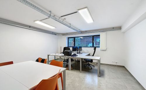 Immeuble de bureaux de +/-590m² à vendre à Embourg Immeuble de bureaux de +/-590m² à vendre à Embourg