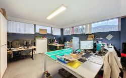 Immeuble de bureaux de +/-590m² à vendre à Embourg Immeuble de bureaux de +/-590m² à vendre à Embourg