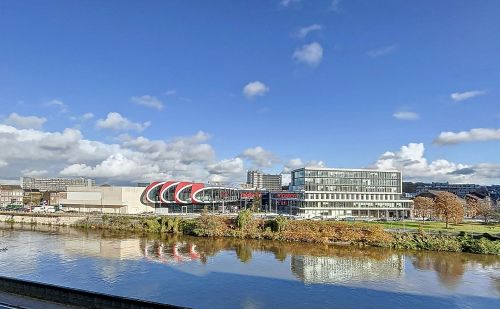 Appartement avec vue dégagée sur Meuse Appartement avec vue dégagée sur Meuse