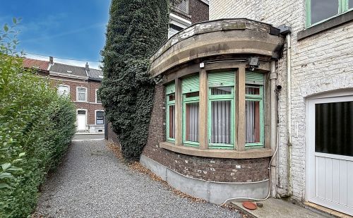 Spacieuse maison 3 façades à Vaux s/Chèvremont