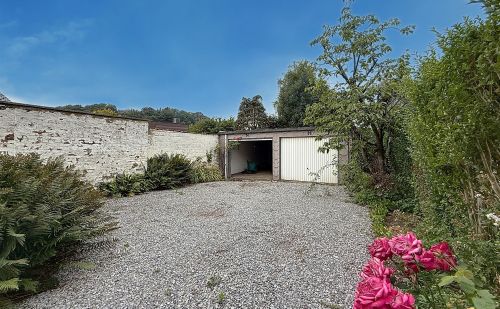 Spacieuse maison 3 façades à Vaux s/Chèvremont