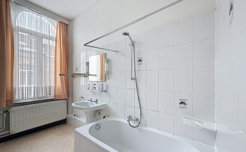 Spacieuse maison 3 façades à Vaux s/Chèvremont