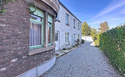 Spacieuse maison 3 façades à Vaux s/Chèvremont