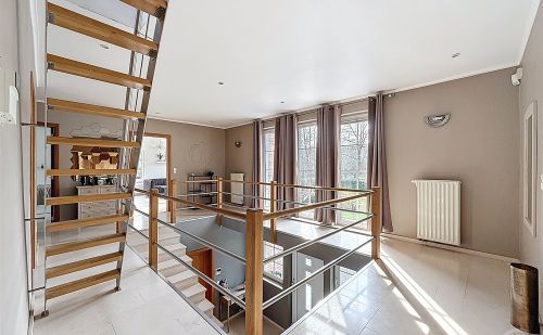 Villa en excellent état sur 3200m² de terrain dans le domaine du Bois de Rognac