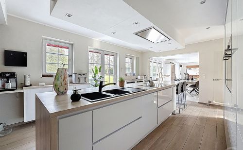 Villa en excellent état sur 3200m² de terrain dans le domaine du Bois de Rognac