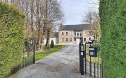 Villa en excellent état sur 3200m² de terrain dans le domaine du Bois de Rognac