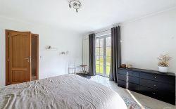 Villa en excellent état sur 3200m² de terrain dans le domaine du Bois de Rognac