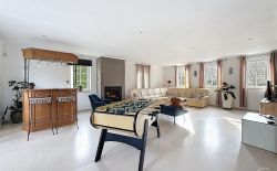 Villa en excellent état sur 3200m² de terrain dans le domaine du Bois de Rognac