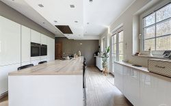 Villa en excellent état sur 3200m² de terrain dans le domaine du Bois de Rognac