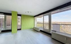 Studio avec grande terrasse et vue dégagée sur la ville