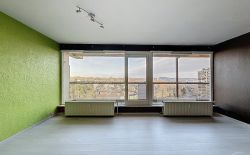 Studio avec grande terrasse et vue dégagée sur la ville
