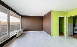 Studio avec grande terrasse et vue dégagée sur la ville