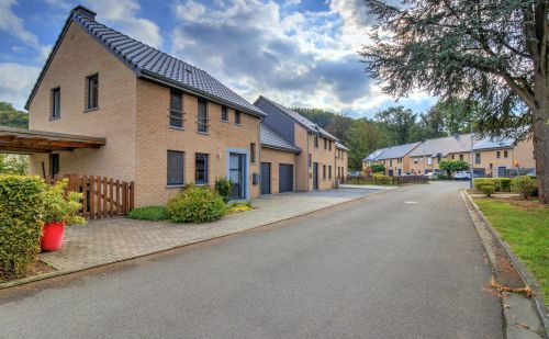 Belle maison 4 chambres avec garage, carport et jardin