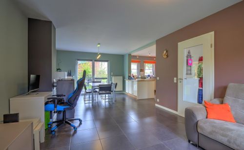 Belle maison 4 chambres avec garage, carport et jardin