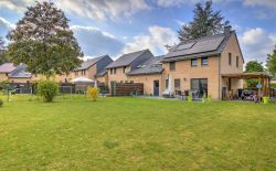 Belle maison 4 chambres avec garage, carport et jardin