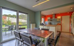 Belle maison 4 chambres avec garage, carport et jardin